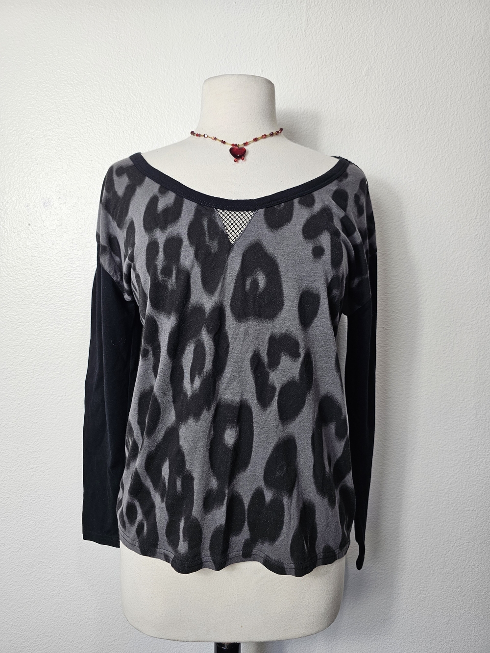 Gray & Black Leopard Print Long Sleeve Top